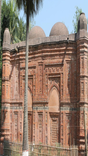 The mosque is noteworthy for its exquisite terracotta ornamentation. 